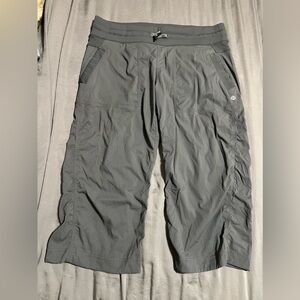 Lululemon studio crops size 10